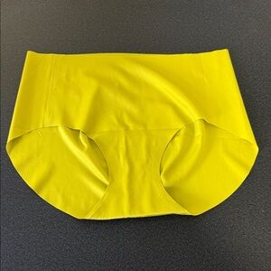 Vibrant Yellow Seamless Briefs